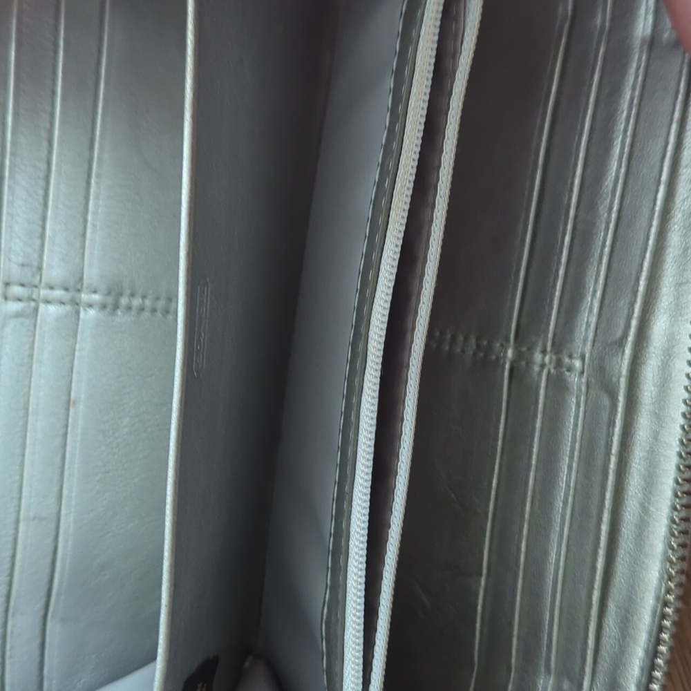 Coach wallets - Picture 9 of 16